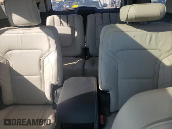 ✅ 2016 Ford Explorer Platinum • VIN: 1FM5K8HTXGGB60932 • Lot: 81901695. Listed on Copart with 183,829 mi. Free auction sales archive from the USA and detailed vehicle history report at DreamBid. Image 10.