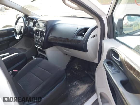 ✅ 2011 Dodge Grand Caravan Cargo • VIN: 2D4RN1AG2BR616370 • Lot: 43732615. Listed on IAAI with 22,800 mi. Free auction sales archive from the USA and detailed vehicle history report at DreamBid. Image 5.