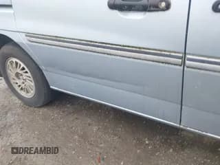 ✅ 1998 Ford Windstar GL • VIN: 2FMDA5141WBB65541 • Лот: 41885747. Опубликован ранее на IAAI с пробегом 163 822 миль. Бесплатный доступ к архиву аукционных продаж из США и подробный отчёт об истории автомобиля на DreamBid. Изображение 6.