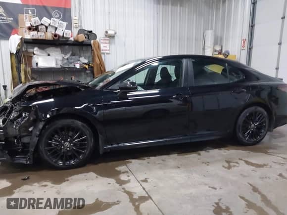 2021 Toyota Camry SE with VIN 4T1G11BK9MU039177, listed as a IAAI auction lot 41620346 with 85,950 mi miles and . Bid and sale history available at DreamBid. Image 14.