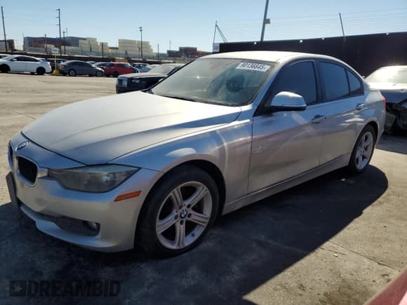 ✅ 2014 BMW 3 Series 328d • VIN: WBA3D3C57EK155129 • Лот: 90136845. Опубликован ранее на Copart с пробегом Не указан. Бесплатный доступ к архиву аукционных продаж из США и подробный отчёт об истории автомобиля на DreamBid. Изображение 1.