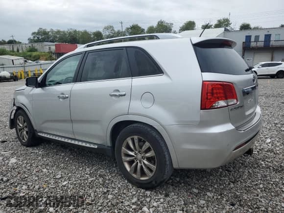 ✅ 2012 Kia Sorento SX • VIN: 5XYKW4A25CG297960 • Lot: 70046485. Wystawiony na Copart z przebiegiem 149 463 mil. Bezpłatny archiwum sprzedaży aukcyjnych z USA i szczegółowy raport historii pojazdu na DreamBid. Zdjęcie 2.