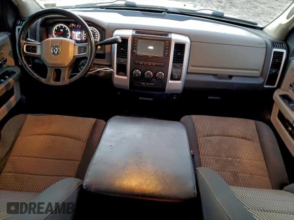 ✅ 2011 Ram 1500 ST • VIN: 1D7RB1GP2BS563560 • Lot: 93933745. Wystawiony na Copart z przebiegiem 214 960 mil. Bezpłatny archiwum sprzedaży aukcyjnych z USA i szczegółowy raport historii pojazdu na DreamBid. Zdjęcie 8.