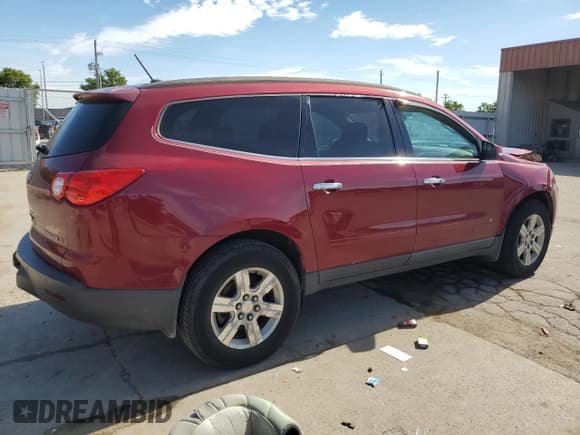 ✅ 2010 Chevrolet Traverse 1LT • VIN: 1GNLRFED4AS126232 • Lot: 61308014. Wystawiony na Copart z przebiegiem 185 140 mil. Bezpłatny archiwum sprzedaży aukcyjnych z USA i szczegółowy raport historii pojazdu na DreamBid. Zdjęcie 3.