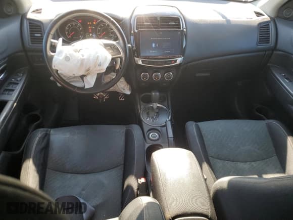 ✅ 2015 Mitsubishi Outlander GT • VIN: 4A4AR4AWXFE042989 • Lot: 56348075. Listed on Copart with 124,368 mi. Free auction sales archive from the USA and detailed vehicle history report at DreamBid. Image 8.