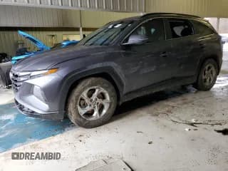 ✅ 2022 Hyundai Tucson Preferred • VIN: KM8JB3AE5NU053850 • Lot: 84680604. Wystawiony na Copart z przebiegiem Nie podano. Bezpłatny archiwum sprzedaży aukcyjnych z USA i szczegółowy raport historii pojazdu na DreamBid. Zdjęcie 1.