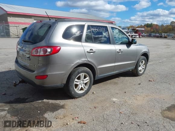 ✅ 2011 Hyundai Santa Fe GLS • VIN: 5XYZGDAB3BG022274 • Лот: 43507199. Опубликован ранее на IAAI с пробегом 219 067 миль. Бесплатный доступ к архиву аукционных продаж из США и подробный отчёт об истории автомобиля на DreamBid. Изображение 4.