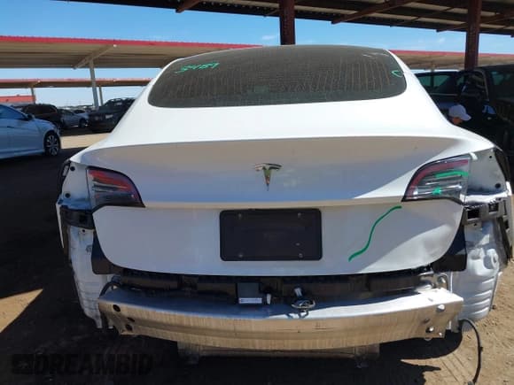 ✅ 2020 Tesla Model 3 Standard Range Plus • VIN: 5YJ3E1EAXLF598061 • Lot: 42152828. Wystawiony na IAAI z przebiegiem 154 565 mil. Bezpłatny archiwum sprzedaży aukcyjnych z USA i szczegółowy raport historii pojazdu na DreamBid. Zdjęcie 17.