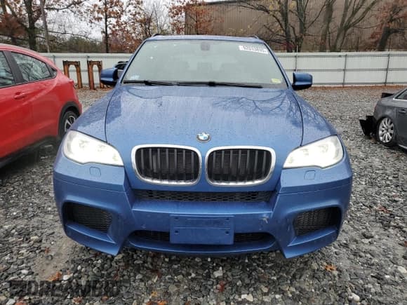 ✅ 2013 BMW X5 M • VIN: 5YMGY0C57D0C11940 • Lot: 92033895. Wystawiony na Copart z przebiegiem 168 290 mil. Bezpłatny archiwum sprzedaży aukcyjnych z USA i szczegółowy raport historii pojazdu na DreamBid. Zdjęcie 5.