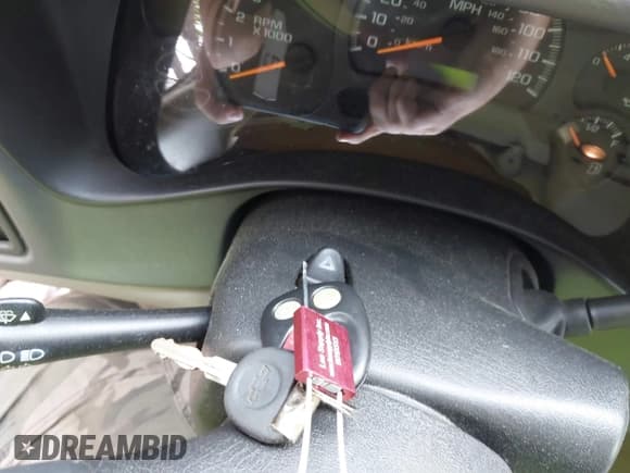 ✅ 2005 Chevrolet Avalanche Z66 • VIN: 3GNEC12Z15G136484 • Lot: 42390475. Listed on IAAI with 105,097 mi. Free auction sales archive from the USA and detailed vehicle history report at DreamBid. Image 11.