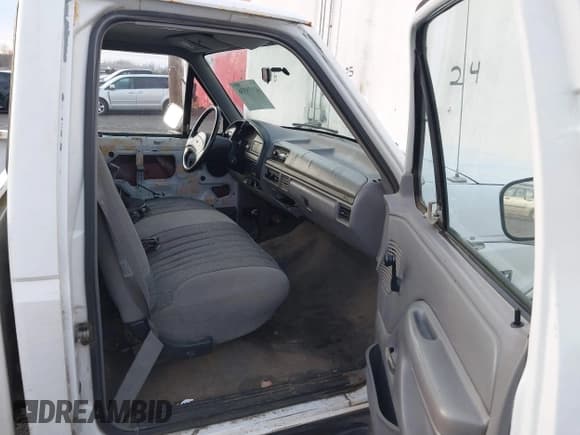 ✅ 1997 Ford F-250 • VIN: 3FTHF26H1VMA23902 • Лот: 41035336. Опубликован ранее на IAAI с пробегом 143 243 миль. Бесплатный доступ к архиву аукционных продаж из США и подробный отчёт об истории автомобиля на DreamBid. Изображение 5.