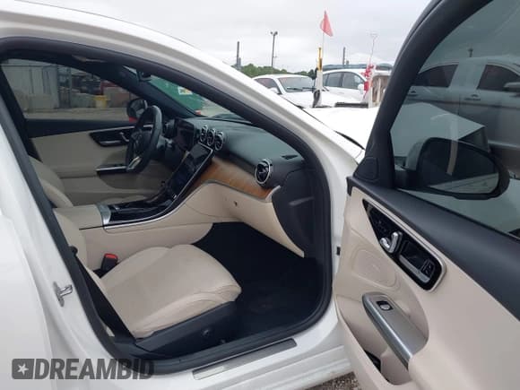 ✅ 2024 Mercedes-Benz C 300 • VIN: W1KAF4HB7RR206303 • Лот: 42759661. Опубликован ранее на IAAI с пробегом 15 594 миль. Бесплатный доступ к архиву аукционных продаж из США и подробный отчёт об истории автомобиля на DreamBid. Изображение 5.