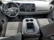 ✅ 2009 Chevrolet Silverado 1500 Work Truck • VIN: 1GCEC19X69Z146317 • Lot: 68902815. Wystawiony na Copart z przebiegiem 279 371 mil. Bezpłatny archiwum sprzedaży aukcyjnych z USA i szczegółowy raport historii pojazdu na DreamBid. Zdjęcie 8.