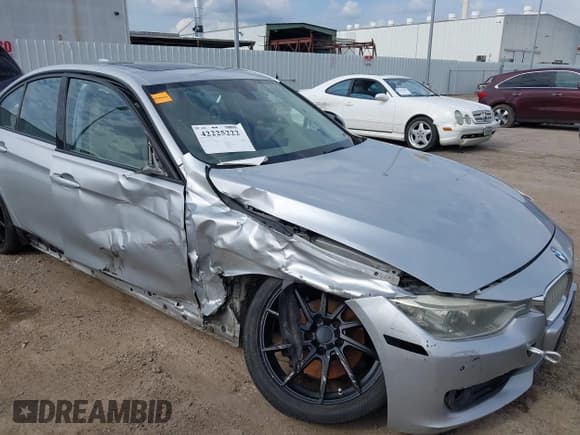✅ 2012 BMW 3 Series 328i • VIN: WBA3A5C5XCF256465 • Lot: 42225222. Listed on IAAI with 162,293 mi. Free auction sales archive from the USA and detailed vehicle history report at DreamBid. Image 6.