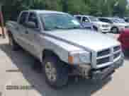 2006 Dodge Dakota SLT with VIN 1D7HE48N46S646527, listed as a IAAI auction lot 42680779 with 191,935 mi miles and . Bid and sale history available at DreamBid. Image 1.