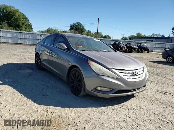 ✅ 2011 Hyundai Sonata SE • VIN: 5NPEC4AC8BH287672 • Lot: 75670254. Listed on Copart with 285,229 mi. Free auction sales archive from the USA and detailed vehicle history report at DreamBid. Image 10.