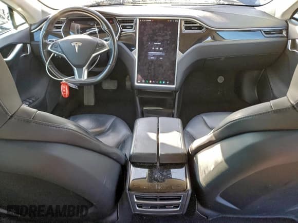 ✅ 2015 Tesla Model S 85D • VIN: 5YJSA1H26FF080304 • Лот: 92884955. Опубликован ранее на Copart с пробегом 236 546 миль. Бесплатный доступ к архиву аукционных продаж из США и подробный отчёт об истории автомобиля на DreamBid. Изображение 8.