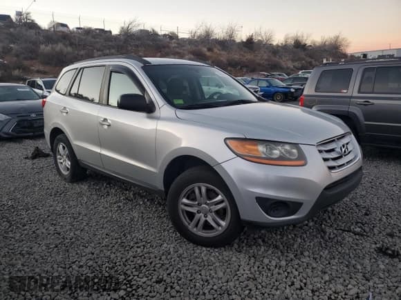 ✅ 2011 Hyundai Santa Fe GLS • VIN: 5XYZG3AB1BG013924 • Lot: 85591494. Listed on Copart with 185,852 mi. Free auction sales archive from the USA and detailed vehicle history report at DreamBid. Image 4.