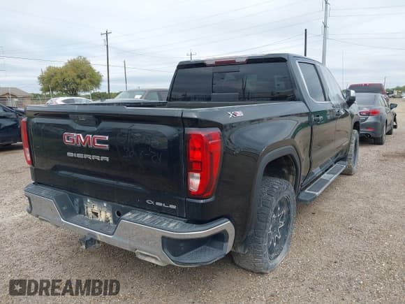 ✅ 2020 GMC Sierra 1500 SLE • VIN: 3GTU9BED3LG225804 • Лот: 40966410. Опубликован ранее на IAAI с пробегом 45 000 миль. Бесплатный доступ к архиву аукционных продаж из США и подробный отчёт об истории автомобиля на DreamBid. Изображение 4.