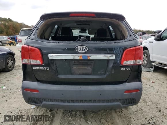✅ 2011 Kia Sorento EX • VIN: 5XYKUDA28BG014407 • Lot: 82754625. Listed on Copart with Not provided. Free auction sales archive from the USA and detailed vehicle history report at DreamBid. Image 6.