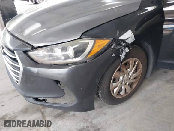 2018 Hyundai Elantra SE z VIN 5NPD74LF9JH324833, wystawiony jako IAAI lot #43339092 z przebiegiem 144 896 mil mil oraz . Historia ofert i sprzedaży dostępna na DreamBid. Obrazek 12.