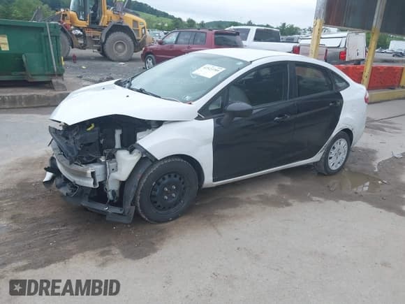 ✅ 2016 Ford Fiesta S • VIN: 3FADP4AJ4GM103897 • Lot: 42523789. Listed on IAAI with 166,101 mi. Free auction sales archive from the USA and detailed vehicle history report at DreamBid. Image 2.
