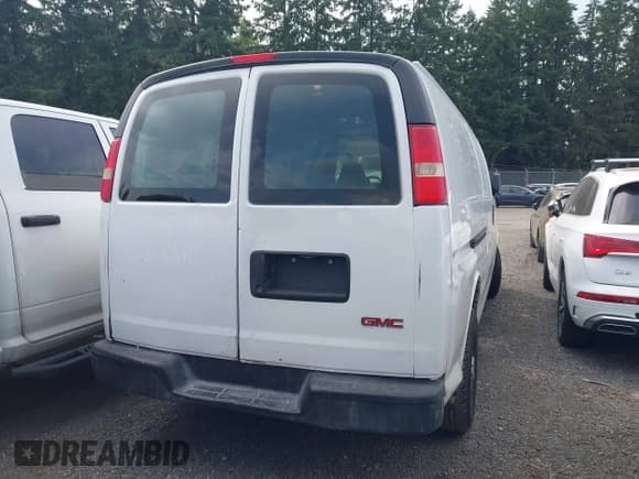 ✅ 2012 GMC Savana • VIN: 1GTZ7UBA0C1146655 • Лот: 42450269. Опубликован ранее на IAAI с пробегом 192 273 миль. Бесплатный доступ к архиву аукционных продаж из США и подробный отчёт об истории автомобиля на DreamBid. Изображение 16.