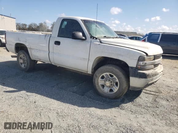 ✅ 2001 Chevrolet Silverado 2500HD • VIN: 1GCHC24181E332457 • Lot: 75826974. Wystawiony na Copart z przebiegiem Nie podano. Bezpłatny archiwum sprzedaży aukcyjnych z USA i szczegółowy raport historii pojazdu na DreamBid. Zdjęcie 4.