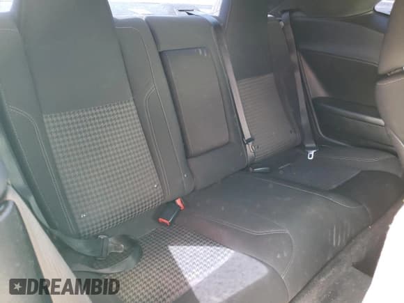 ✅ 2015 Dodge Challenger R/T • VIN: 2C3CDZAT9FH724227 • Lot: 47419813. Wystawiony na Copart z przebiegiem Nie podano. Bezpłatny archiwum sprzedaży aukcyjnych z USA i szczegółowy raport historii pojazdu na DreamBid. Zdjęcie 10.