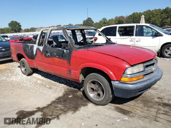 ✅ 2000 Chevrolet S-10 LS • VIN: 1GCCS1946YK188669 • Lot: 77562944. Wystawiony na Copart z przebiegiem Nie podano. Bezpłatny archiwum sprzedaży aukcyjnych z USA i szczegółowy raport historii pojazdu na DreamBid. Zdjęcie 4.