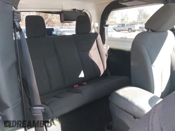 ✅ 2016 Jeep Wrangler Sport • VIN: 1C4AJWAG2GL348584 • Lot: 43492670. Listed on IAAI with 93,047 mi. Free auction sales archive from the USA and detailed vehicle history report at DreamBid. Image 8.