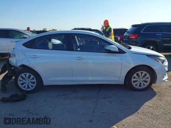 ✅ 2019 Hyundai Accent SE • VIN: 3KPC24A31KE067093 • Лот: 41037149. Опубликован ранее на IAAI с пробегом 26 915 миль. Бесплатный доступ к архиву аукционных продаж из США и подробный отчёт об истории автомобиля на DreamBid. Изображение 13.