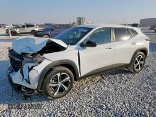 2024 Chevrolet Trax 1RS с VIN KL77LGE25RC223314, выставлен на аукционе Copart как лот 85109755 с пробегом 26 617 миль миль и Списание • Salvage title. История ставок и продаж доступна на DreamBid. Изображение 1.