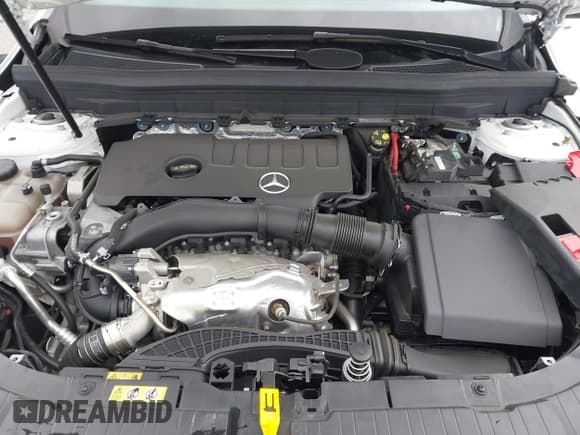 ✅ 2022 Mercedes-Benz GLB 250 • VIN: W1N4M4HB9NW258145 • Lot: 43299168. Wystawiony na IAAI z przebiegiem 27 123 mil. Bezpłatny archiwum sprzedaży aukcyjnych z USA i szczegółowy raport historii pojazdu na DreamBid. Zdjęcie 10.