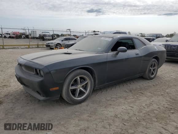 ✅ 2010 Dodge Challenger SE • VIN: 2B3CJ4DV1AH190039 • Lot: 76361104. Wystawiony na Copart z przebiegiem 96 584 mil. Bezpłatny archiwum sprzedaży aukcyjnych z USA i szczegółowy raport historii pojazdu na DreamBid. Zdjęcie 1.