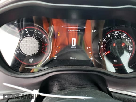 ✅ 2022 Dodge Challenger R/T • VIN: 2C3CDZBT2NH193952 • Lot: 71886054. Wystawiony na Copart z przebiegiem 10 040 mil. Bezpłatny archiwum sprzedaży aukcyjnych z USA i szczegółowy raport historii pojazdu na DreamBid. Zdjęcie 9.