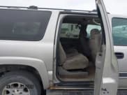 ✅ 2005 Chevrolet Suburban Z71 • VIN: 3GNFK16Z85G175820 • Lot: 43075693. Wystawiony na IAAI z przebiegiem 264 040 mil. Bezpłatny archiwum sprzedaży aukcyjnych z USA i szczegółowy raport historii pojazdu na DreamBid. Zdjęcie 8.