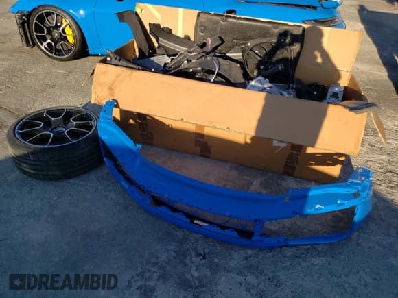 ✅ 2022 Porsche 911 Turbo S • VIN: WP0CD2A94NS260388 • Lot: 76617103. Wystawiony na Copart z przebiegiem 2 841 mil. Bezpłatny archiwum sprzedaży aukcyjnych z USA i szczegółowy raport historii pojazdu na DreamBid. Zdjęcie 12.