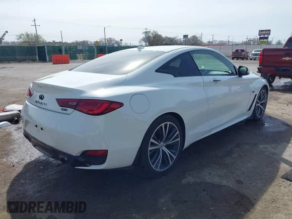✅ 2018 Infiniti Q60 Luxe • VIN: JN1EV7EK1JM341107 • Lot: 41827179. Wystawiony na IAAI z przebiegiem 50 101 mil. Bezpłatny archiwum sprzedaży aukcyjnych z USA i szczegółowy raport historii pojazdu na DreamBid. Zdjęcie 4.