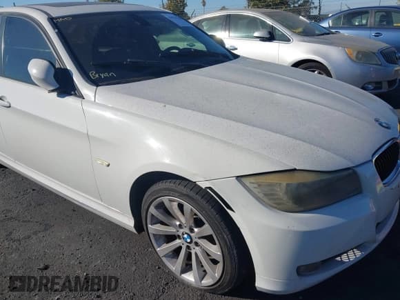 ✅ 2011 BMW 3 Series 328i • VIN: WBAPH5G53BNM77885 • Lot: 43514280. Wystawiony na IAAI z przebiegiem 195 571 mil. Bezpłatny archiwum sprzedaży aukcyjnych z USA i szczegółowy raport historii pojazdu na DreamBid. Zdjęcie 6.