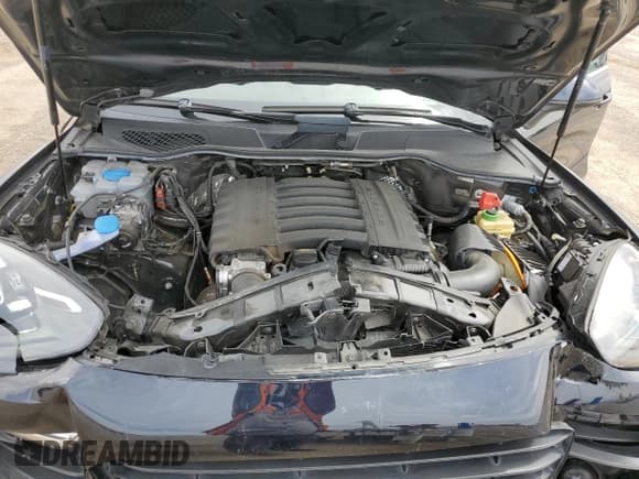 ✅ 2017 Porsche Cayenne • VIN: WP1AA2A22HKA88609 • Lot: 56906895. Listed on Copart with 24,337 mi. Free auction sales archive from the USA and detailed vehicle history report at DreamBid. Image 11.