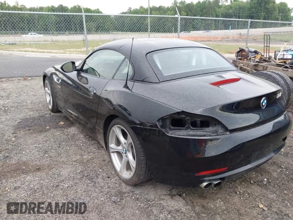 ✅ 2014 BMW Z4 sDrive28i • VIN: WBALL5C58EJ105974 • Lot: 42364176. Listed on IAAI with 101,975 mi. Free auction sales archive from the USA and detailed vehicle history report at DreamBid. Image 3.