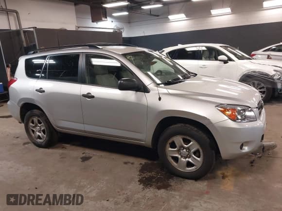 ✅ 2007 Toyota RAV4 • VIN: JTMBK33V375022258 • Лот: 42426883. Опубликован ранее на IAAI с пробегом 211 016 миль. Бесплатный доступ к архиву аукционных продаж из США и подробный отчёт об истории автомобиля на DreamBid. Изображение 13.