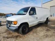 ✅ 2003 Ford Econoline Cargo • VIN: 1FTRE14W03HA91032 • Lot: 92819845. Wystawiony na Copart z przebiegiem 338 783 mil. Bezpłatny archiwum sprzedaży aukcyjnych z USA i szczegółowy raport historii pojazdu na DreamBid. Zdjęcie 1.