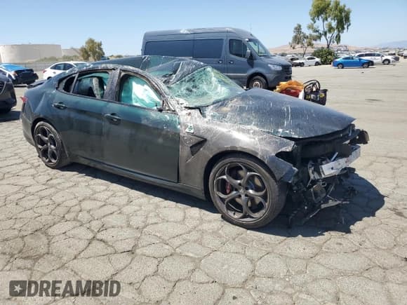 ✅ 2020 Alfa Romeo Giulia Ti • VIN: ZARFAMBN5L7631089 • Lot: 58995575. Wystawiony na Copart z przebiegiem Nie podano. Bezpłatny archiwum sprzedaży aukcyjnych z USA i szczegółowy raport historii pojazdu na DreamBid. Zdjęcie 4.