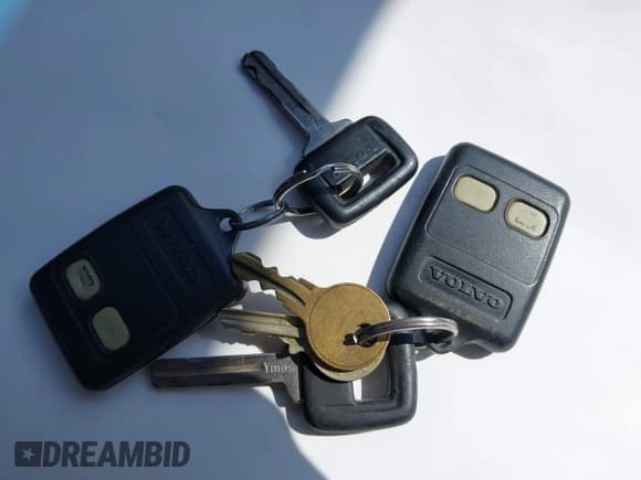 ✅ 1996 Volvo 850 • VIN: YV1LW5546T2211212 • Лот: 42734854. Опубликован ранее на IAAI с пробегом 176 902 миль. Бесплатный доступ к архиву аукционных продаж из США и подробный отчёт об истории автомобиля на DreamBid. Изображение 11.