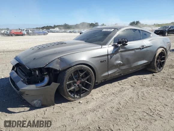 ✅ 2021 Ford Mustang GT Premium • VIN: 1FA6P8CF1M5133899 • Lot: 91695185. Wystawiony na Copart z przebiegiem 16 872 mil. Bezpłatny archiwum sprzedaży aukcyjnych z USA i szczegółowy raport historii pojazdu na DreamBid. Zdjęcie 1.