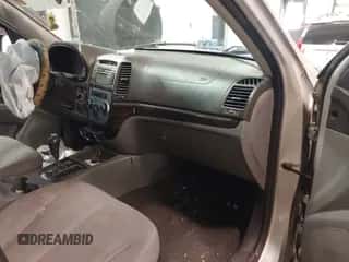 2010 Hyundai Santa Fe GLS с VIN 5NMSGDAB5AH347336, выставлен на аукционе IAAI как лот 41044845 с пробегом Не указан миль и . История ставок и продаж доступна на DreamBid. Изображение 5.