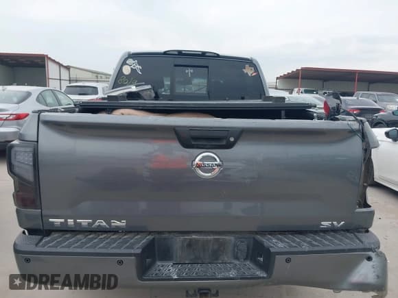 ✅ 2019 Nissan Titan SV • VIN: 1N6AA1E68KN528019 • Lot: 42140399. Listed on IAAI with 101,289 mi. Free auction sales archive from the USA and detailed vehicle history report at DreamBid. Image 17.