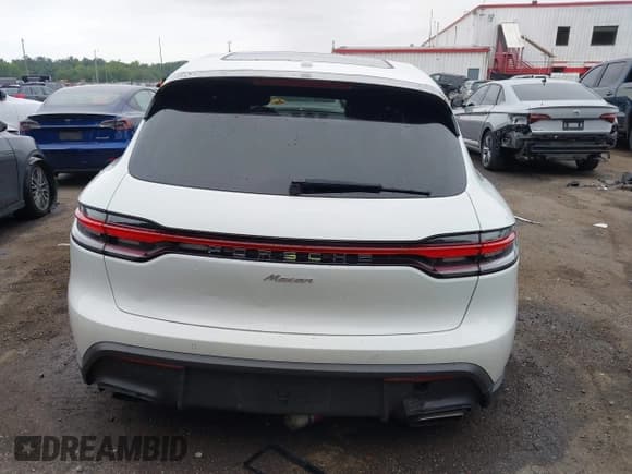 ✅ 2022 Porsche Macan • VIN: WP1AA2A55NLB03491 • Lot: 43008867. Wystawiony na IAAI z przebiegiem 10 134 mil. Bezpłatny archiwum sprzedaży aukcyjnych z USA i szczegółowy raport historii pojazdu na DreamBid. Zdjęcie 16.